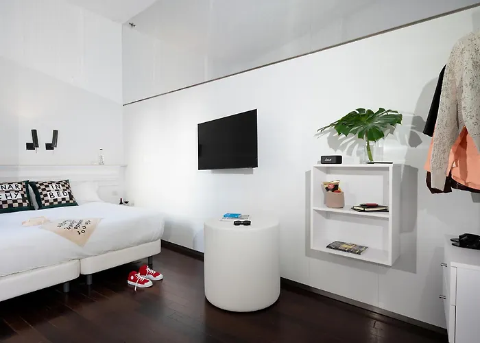 Hotel Chic & Basic Born Boutique 3*