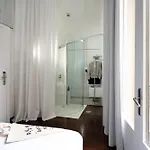 Hotel Chic & Basic Born Boutique