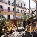 Chic & Basic Born Boutique Hotel