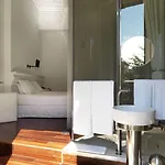 Chic & Basic Born Boutique 3*