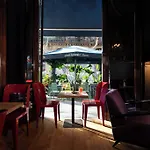 Chic & Basic Born Boutique 3*