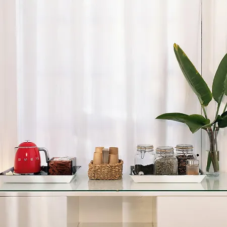 מלון Chic & Basic Born Boutique