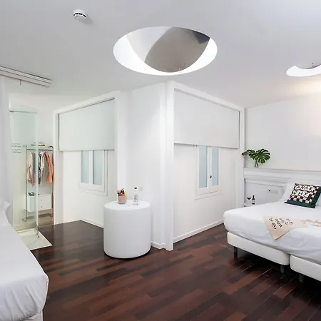 Chic & Basic Born Boutique מלון