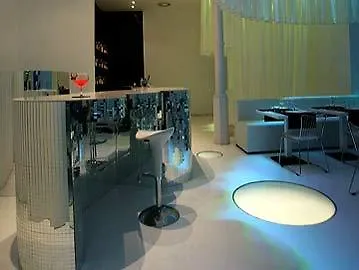 Chic & Basic Born Boutique 3*