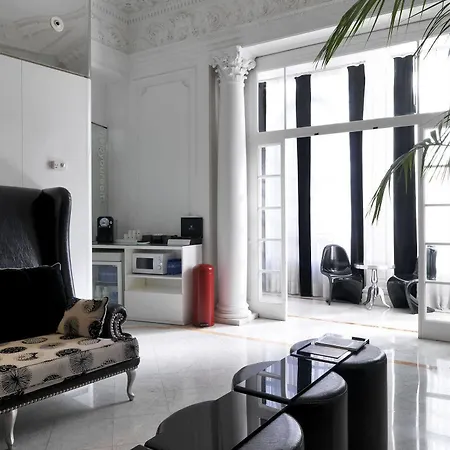 Chic & Basic Born Boutique Hotell 3*