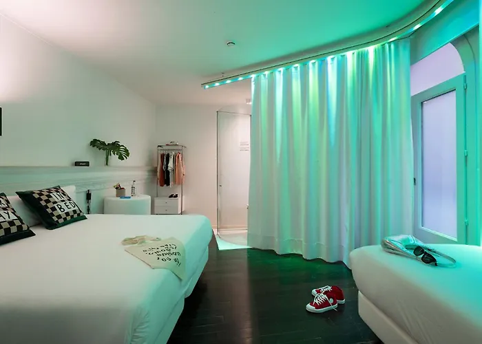 Hotel Chic & Basic Born Boutique