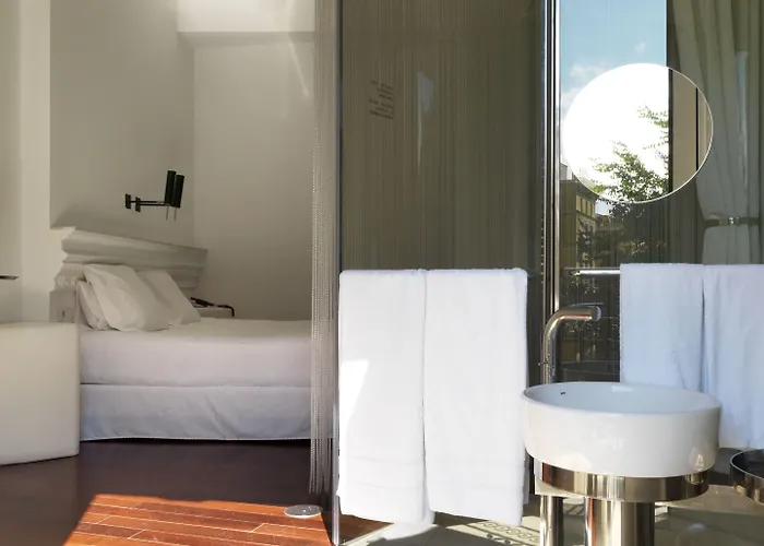 Chic & Basic Born Boutique 3*