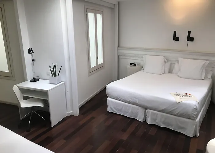 Hotel Chic & Basic Born Boutique