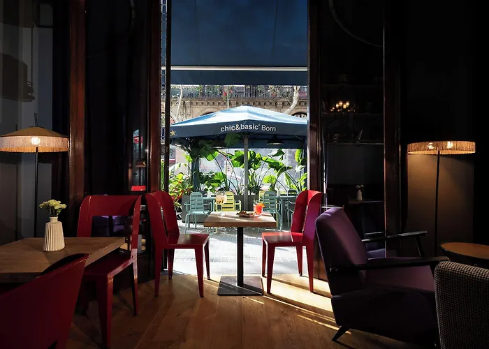 Chic & Basic Born Boutique 3*