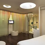 Ξενοδοχείο Chic & Basic Born Boutique