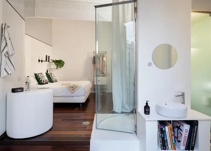 Chic & Basic Born Boutique