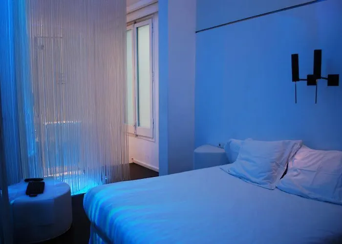 Chic & Basic Born Boutique 3*